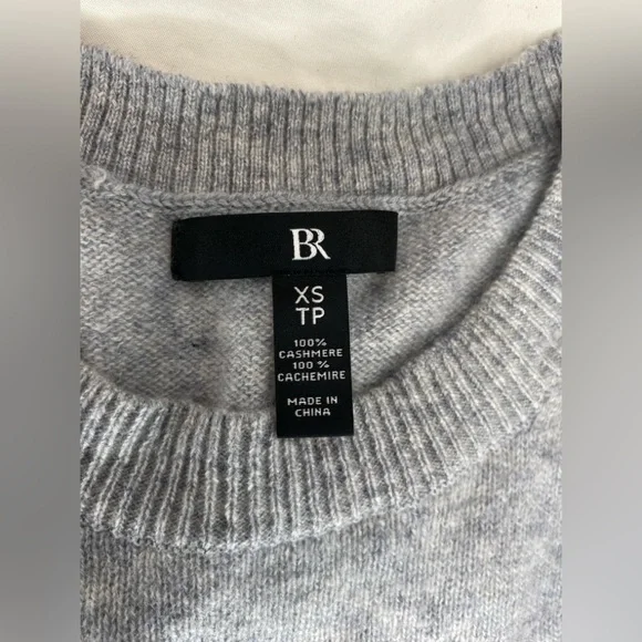 Banana Republic | 100% Cashmere | Light Gray Sweater - Picture 13 of 15